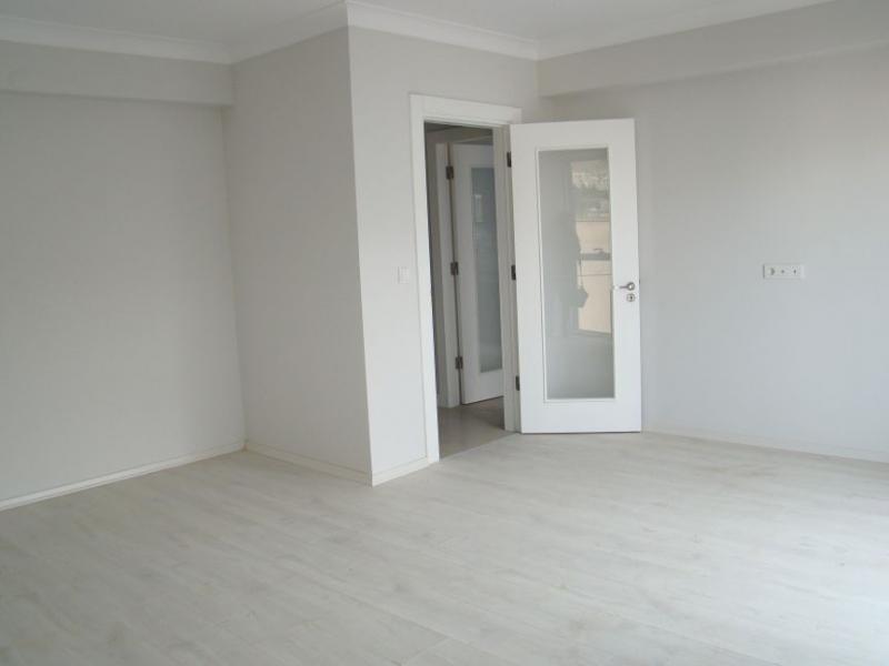 İzmir,Karşıyaka Şemikler'de KİRALIK Bakımlı Dubleks Daire